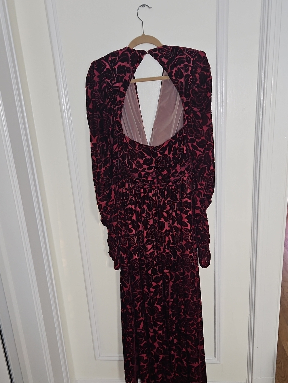 Velvet V-Neck Maxi Dress in Burgundy Bronx Banco Size 8 - Picture 11 of 11